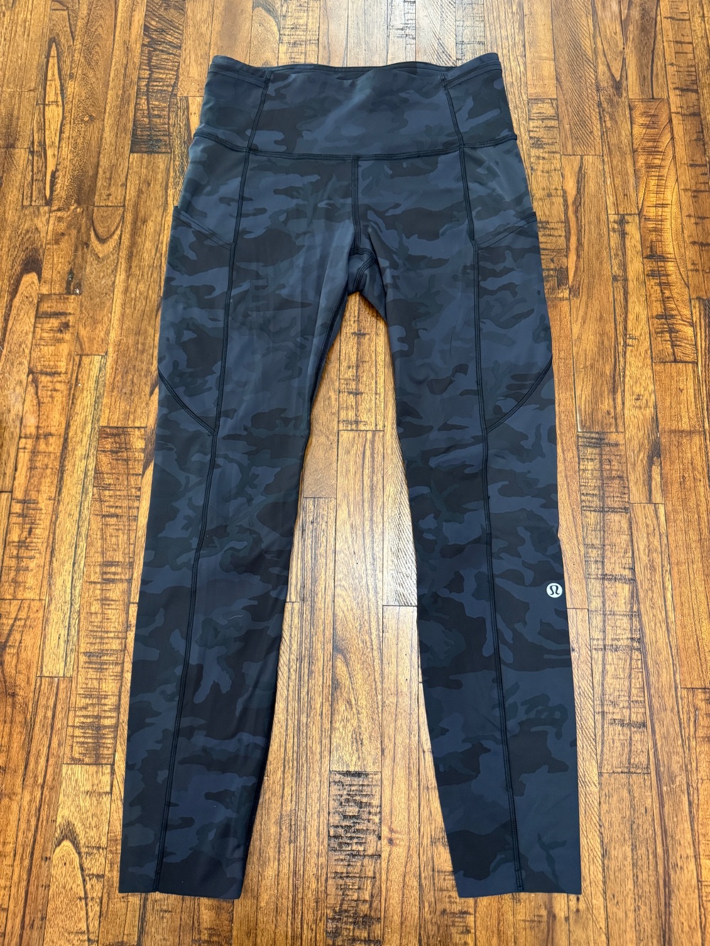 Lululemon NavyCamo Leggings with Pockets Size 6